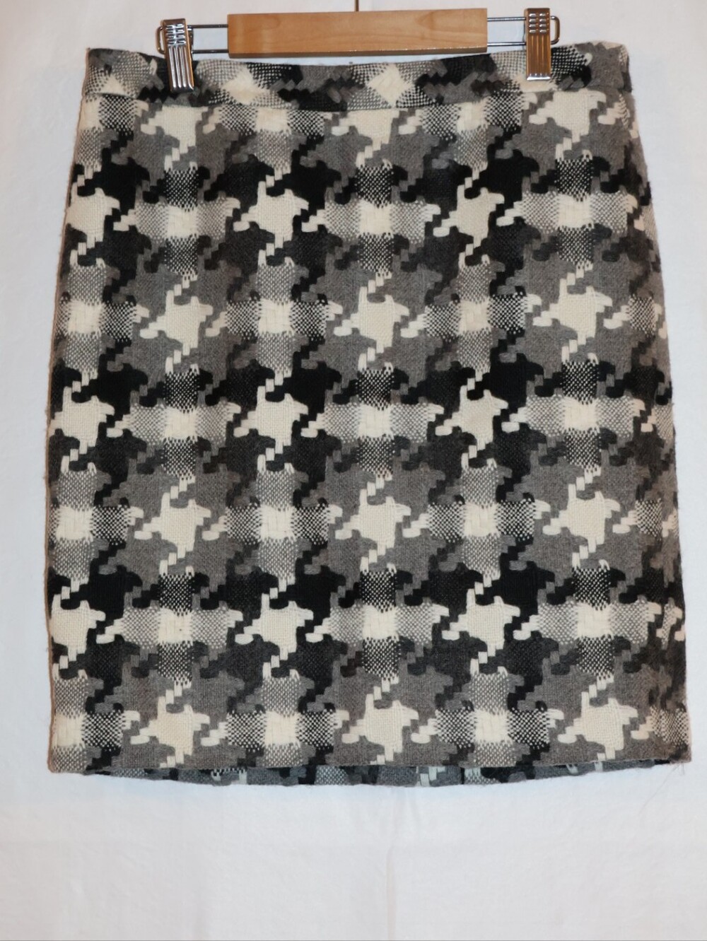 Ann Taylor LOFT Black and Charcoal Gray Houndstooth Wool Blend Skirt